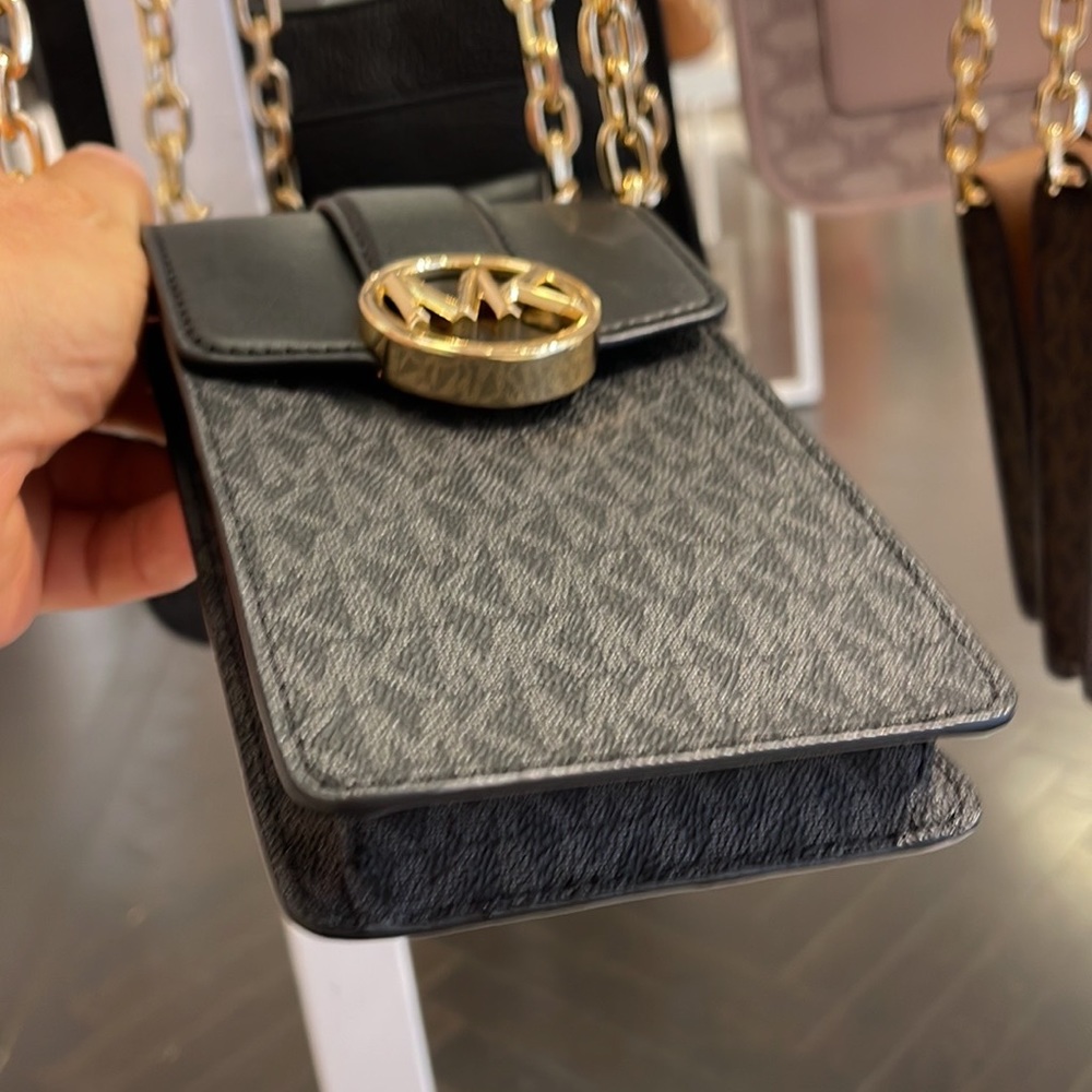 Michael Kors Carmen Small Logo Smartphone Crossbody Bag
Black - Picture 3 of 16
